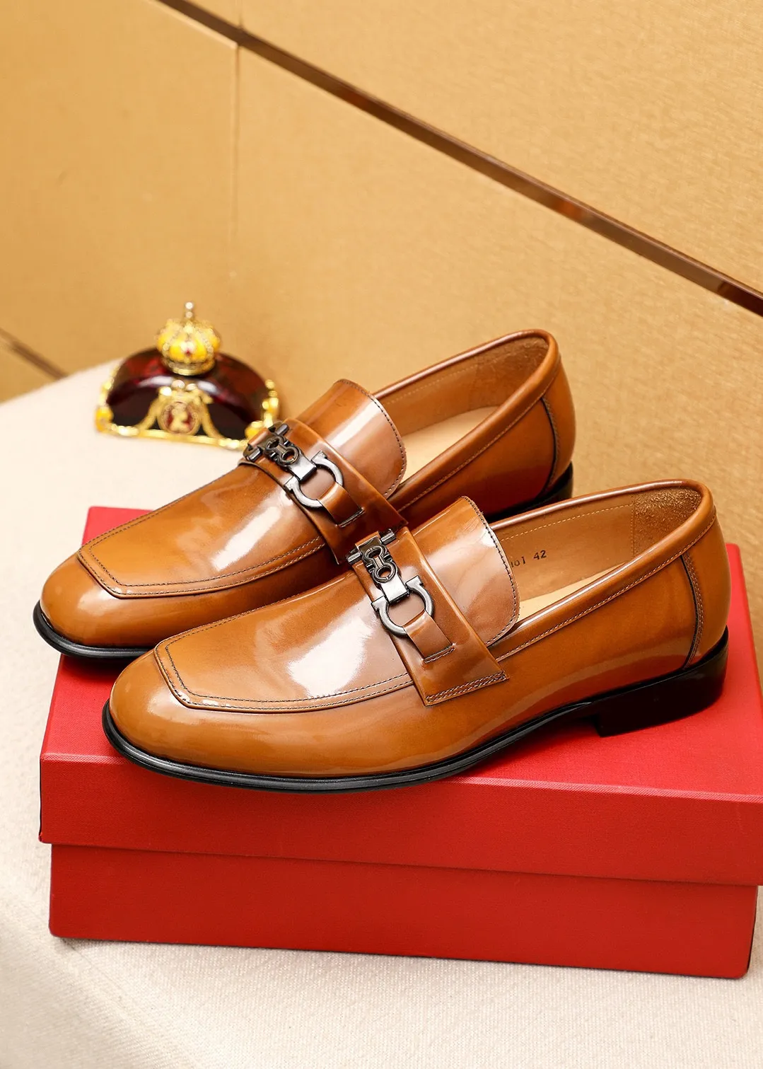 Men's shoes 💰462 💐 Product trademark: Ferragamo "Ferragamo" casual leather shoes Regular size: 38-44 (45.46.47🉑️Customized) Product materials: Selected imported open-edge beaded cowhide leather upper + classic hardware buckle, imported water-dyed cowhide leather lining. Strong three-dimensional visual effect, original outsole color: 1⃣️color optional